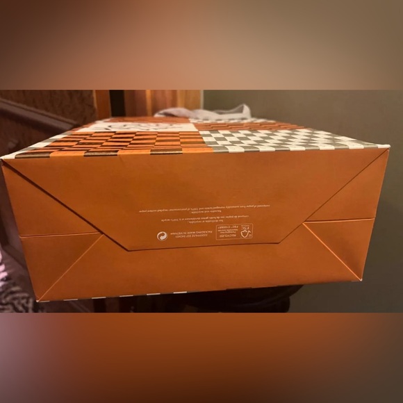 14” x 10” authentic Louis Vuitton Holiday Christmas Checkered Paper Shopping Bag - Picture 2 of 4